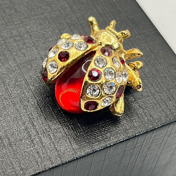 VTG Golden Lady Bug Encrusted Crystal Jelly Belly Brooch Pin .75" - Picture 1 of 8